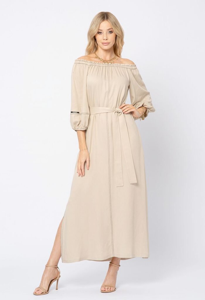 Beżowa sukienka z wiskozy z kontrastową nitką