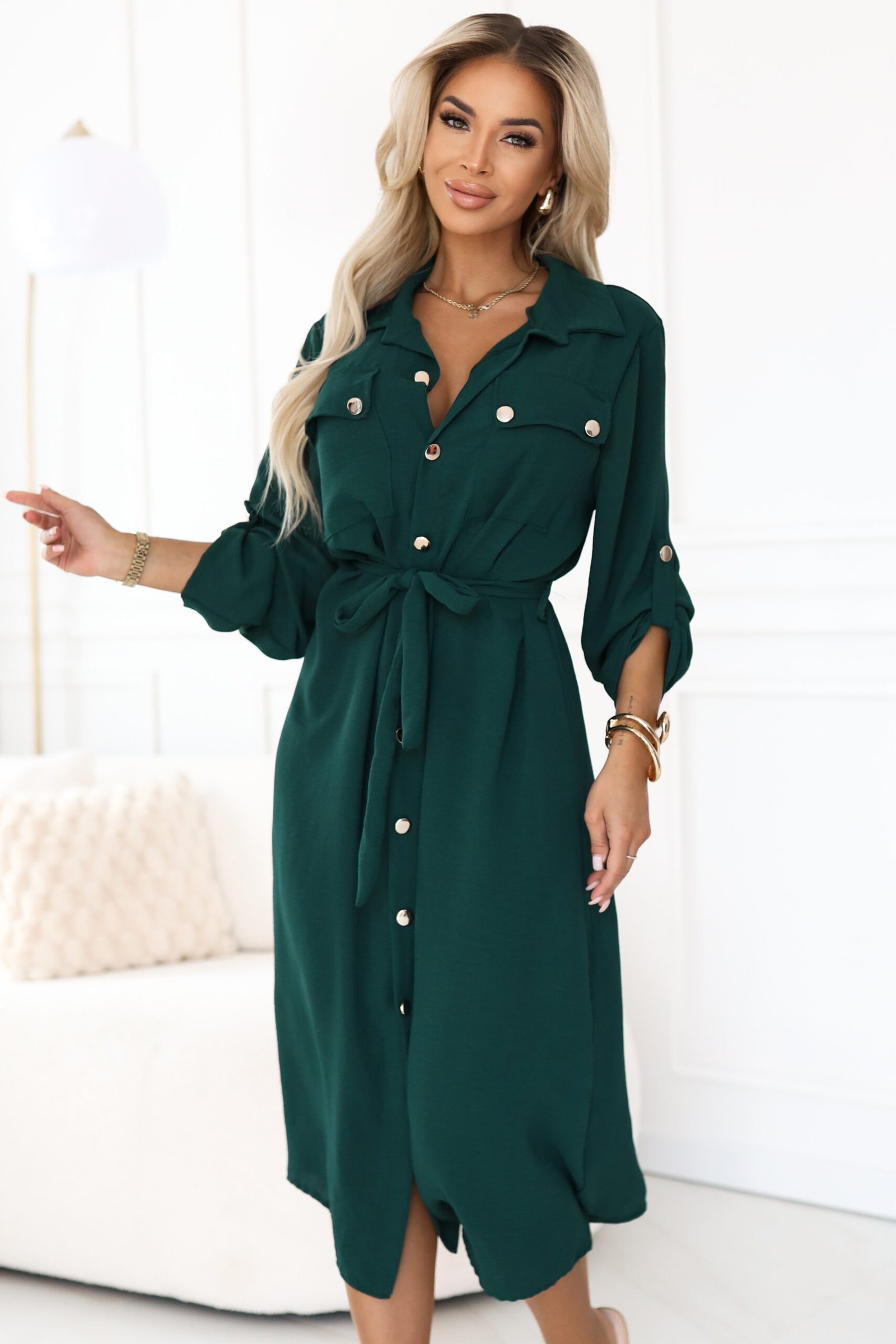 531-7 Szmizjerka midi ze złotymi guzikami i wiązaniem - zielona - obrazek 5